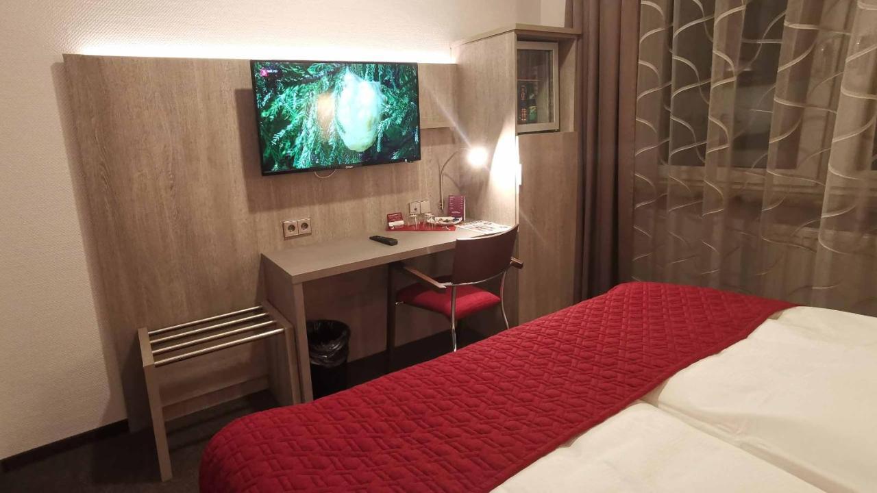 Hotel Hellers Krug Holzminden Buitenkant foto