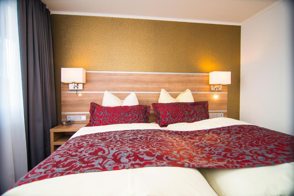 Hotel Hellers Krug Holzminden Kamer foto