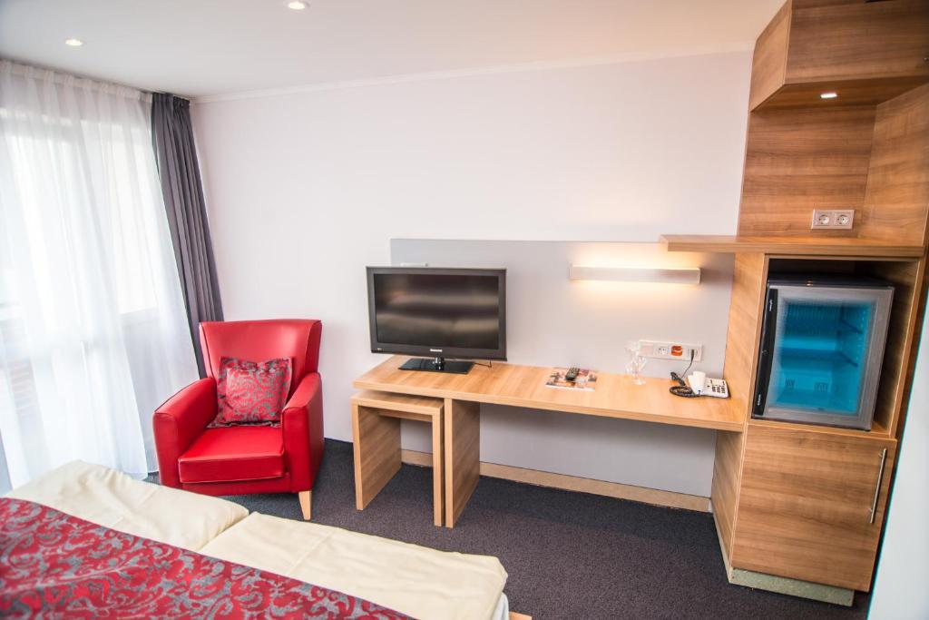Hotel Hellers Krug Holzminden Kamer foto