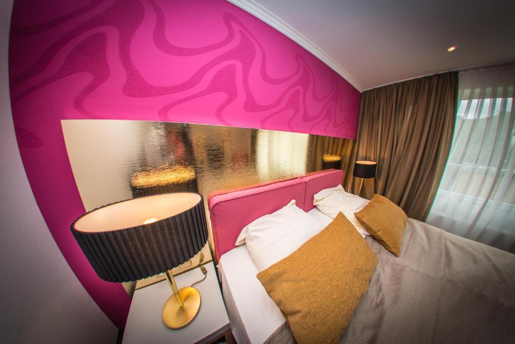 Hotel Hellers Krug Holzminden Kamer foto