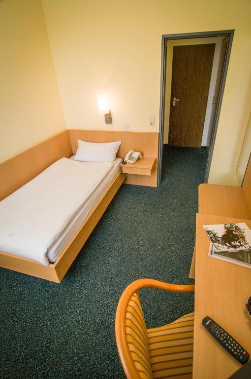 Hotel Hellers Krug Holzminden Kamer foto