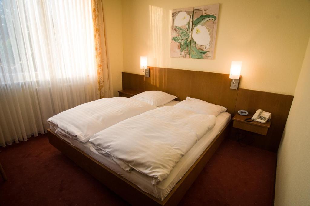 Hotel Hellers Krug Holzminden Kamer foto