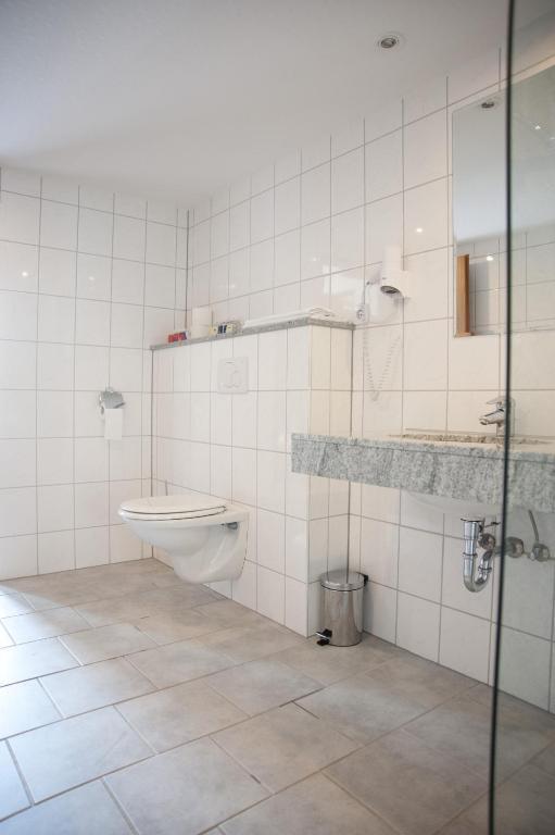 Hotel Hellers Krug Holzminden Kamer foto