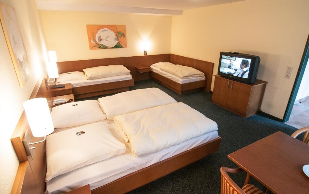 Hotel Hellers Krug Holzminden Kamer foto