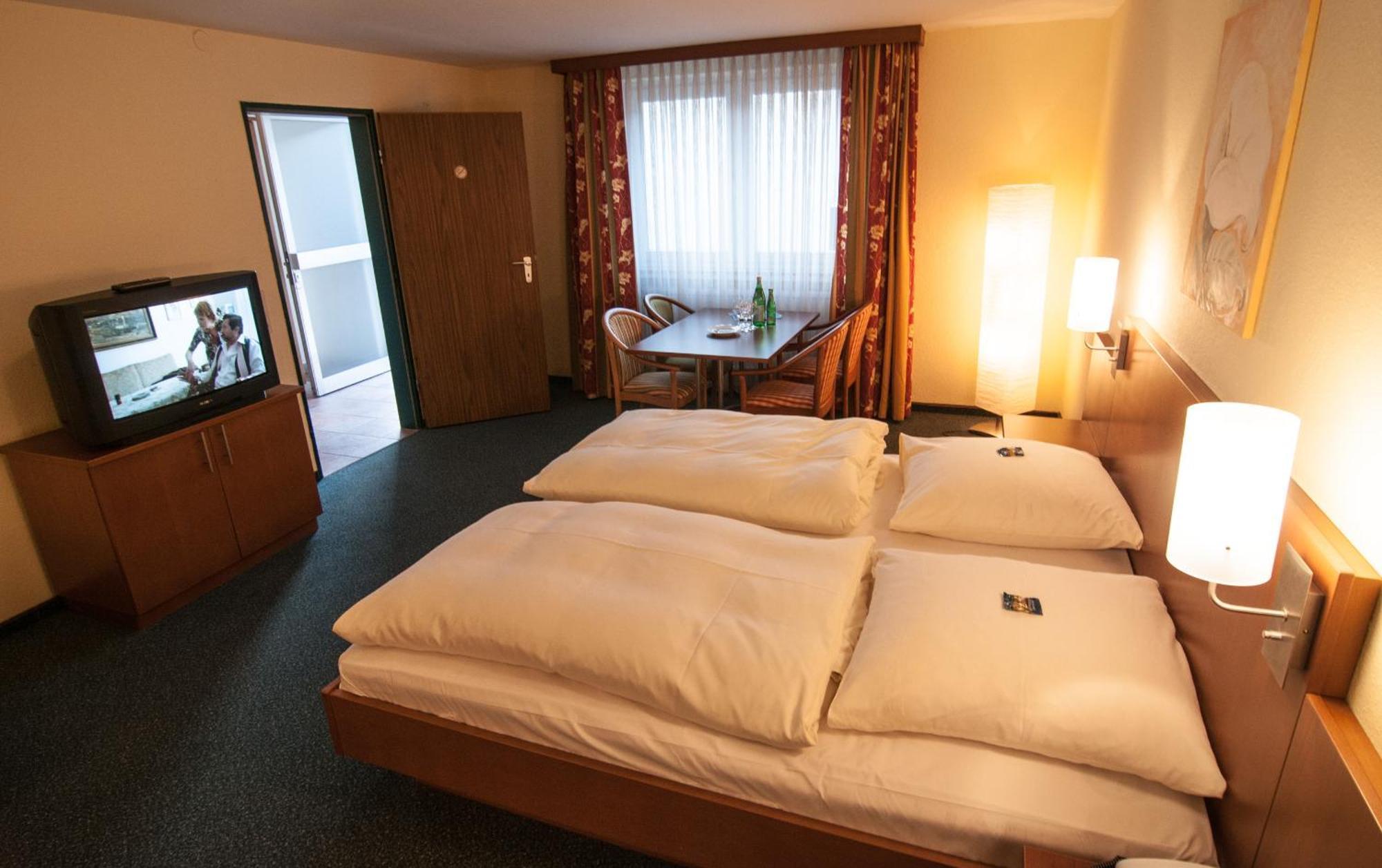 Hotel Hellers Krug Holzminden Buitenkant foto