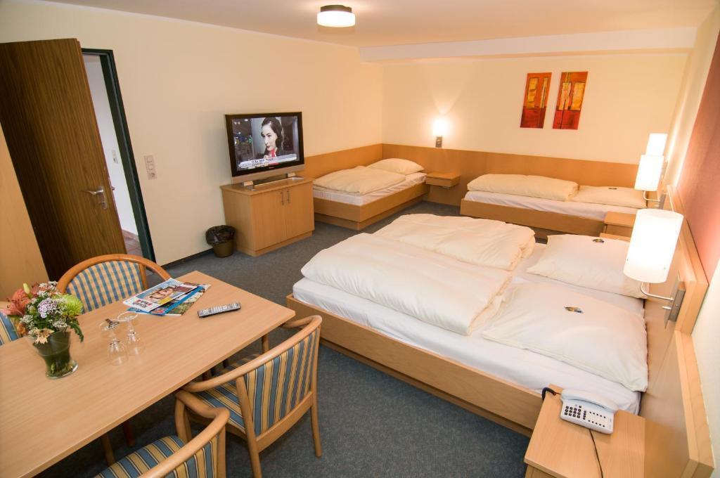 Hotel Hellers Krug Holzminden Kamer foto