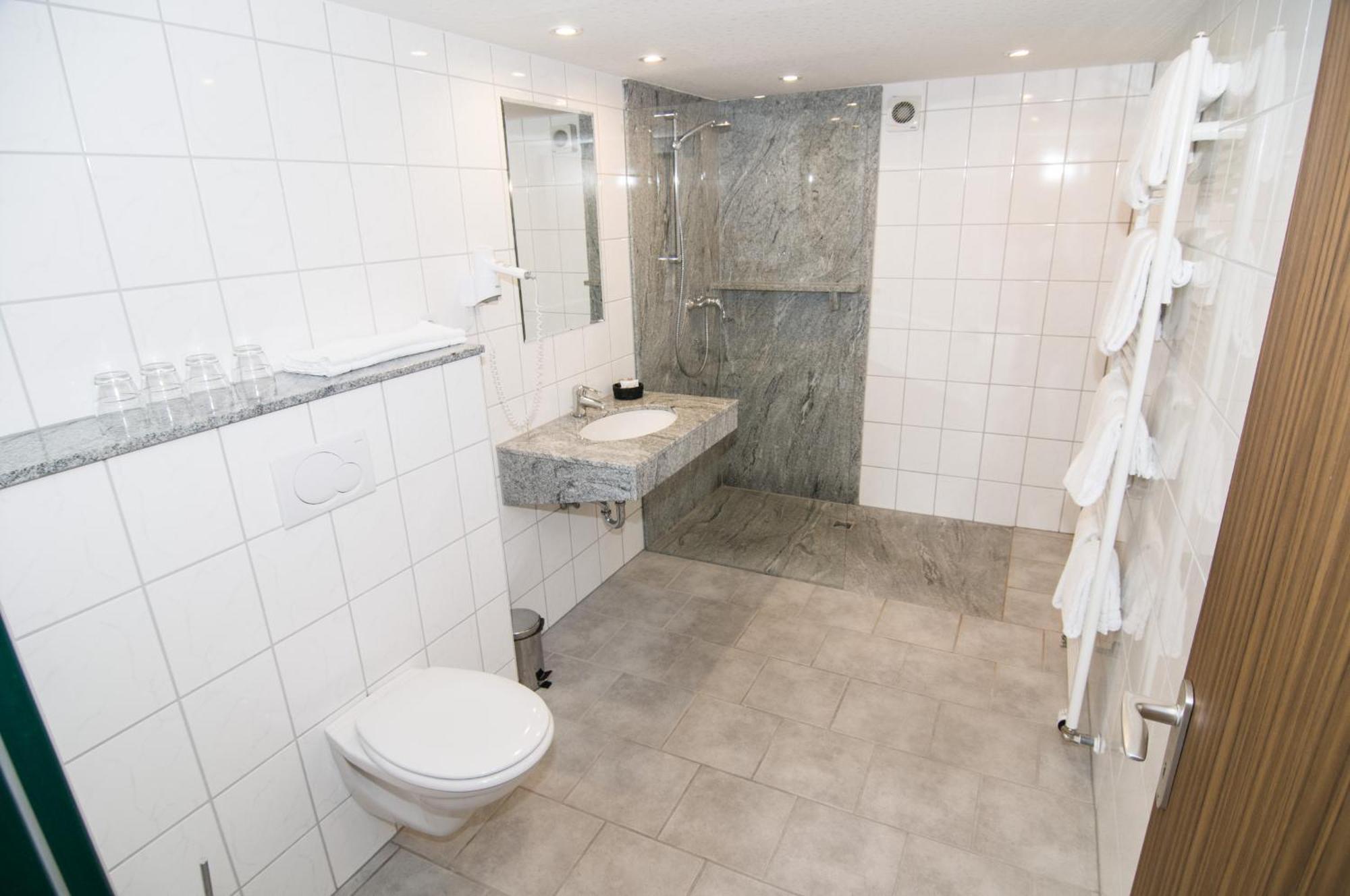 Hotel Hellers Krug Holzminden Buitenkant foto