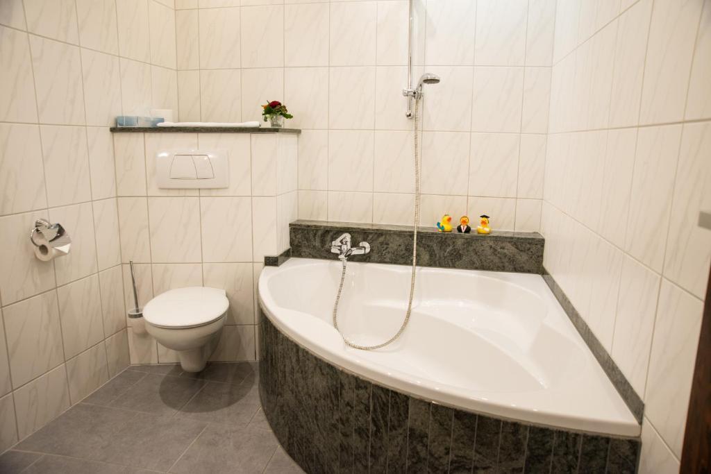Hotel Hellers Krug Holzminden Kamer foto