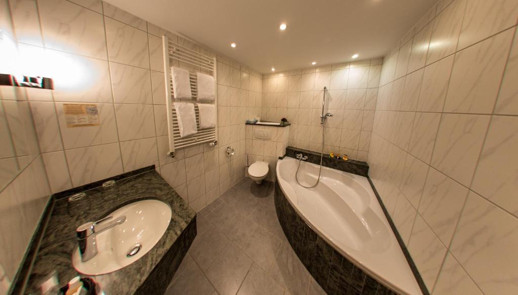 Hotel Hellers Krug Holzminden Kamer foto