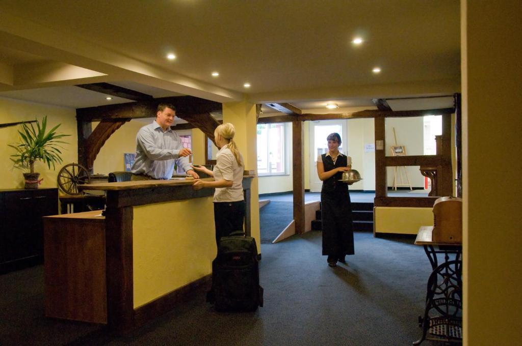 Hotel Hellers Krug Holzminden Buitenkant foto