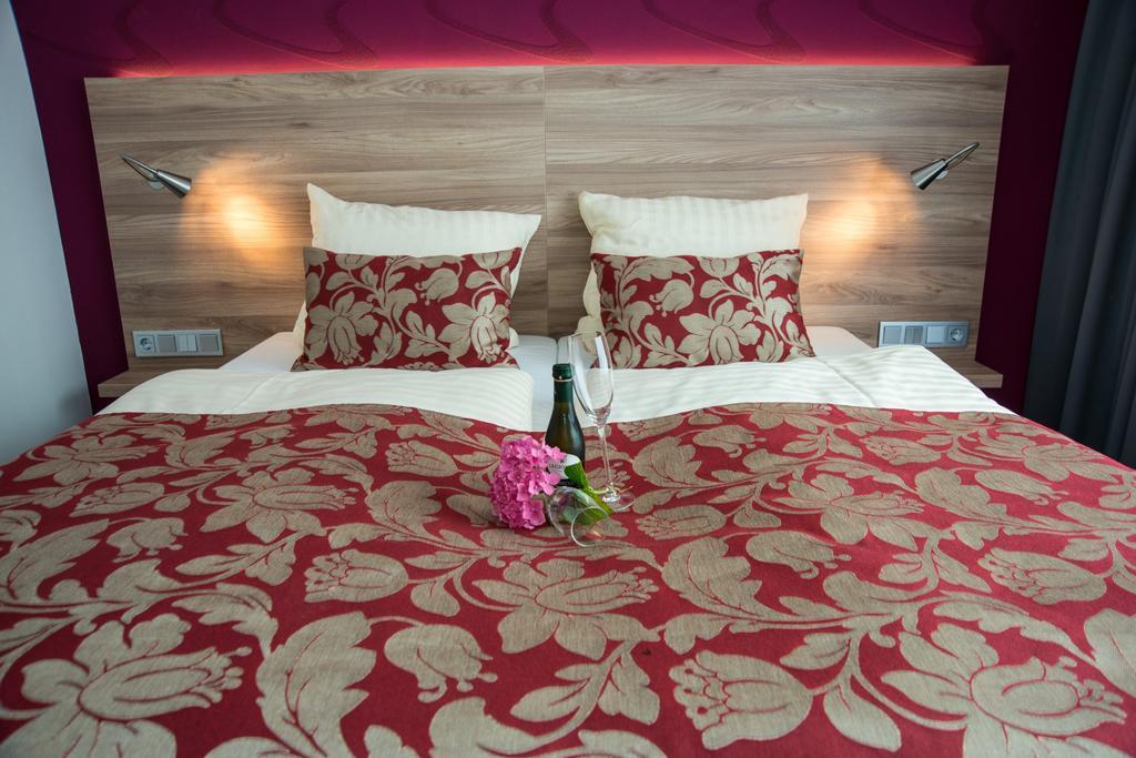 Hotel Hellers Krug Holzminden Buitenkant foto